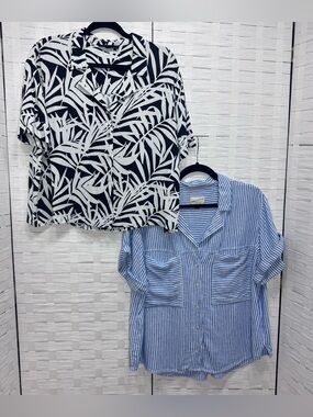 Coastal Vacation Tropical Striped Short Sleeve Button Down Shirt Bundle Size XL